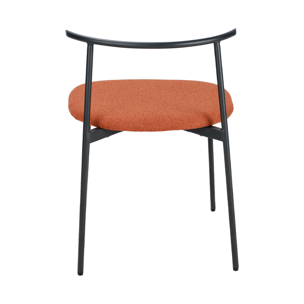 Orange curved back metal leg na upuan sa kainan